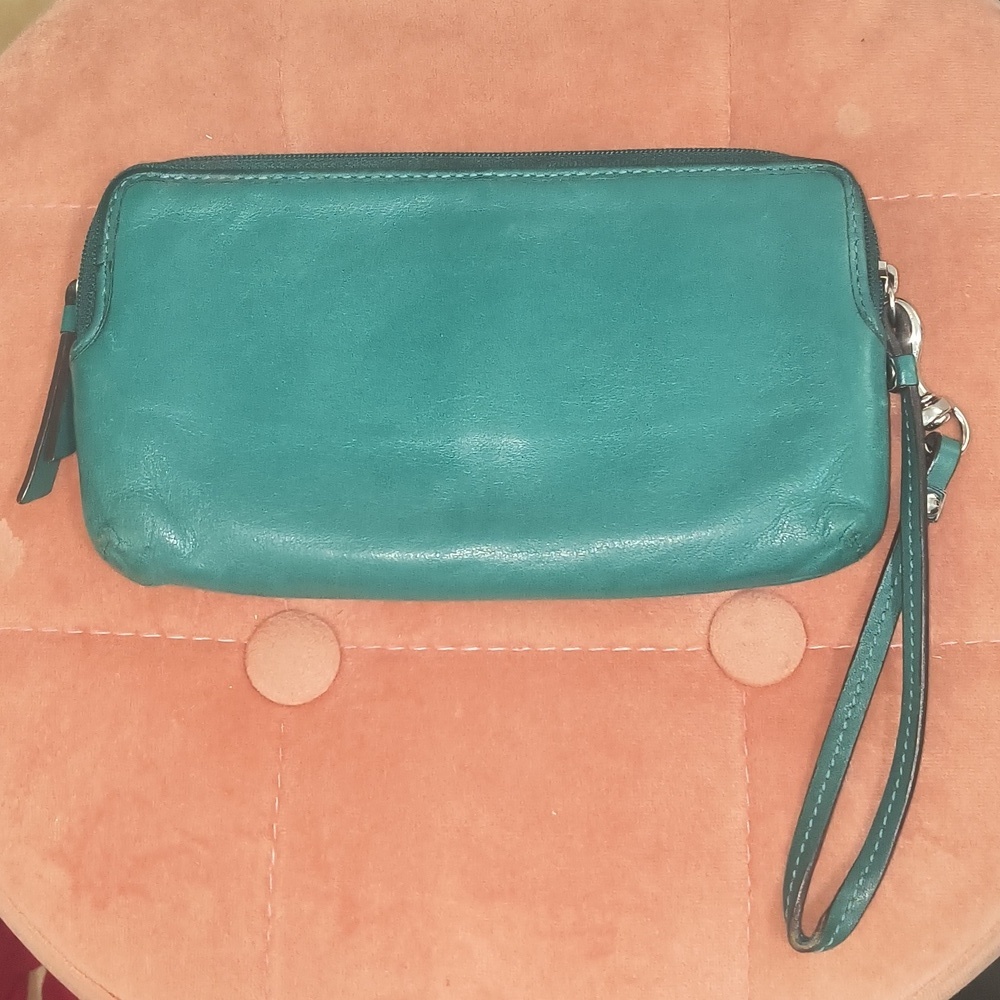 Coach Daisy Triple Zip Leather Wristlet/Clutch - Picture 2 of 10